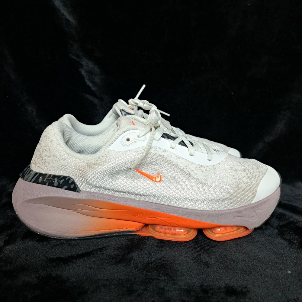 Women's 8.5‎ Nike Versair Light Violet Ore Hyper Crimson Athletic FQ7213-200